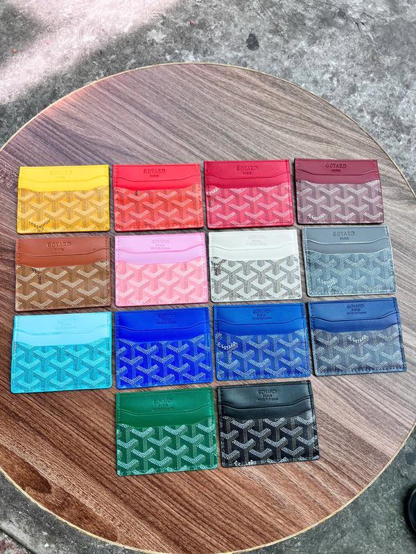 Vibrant Luxury G/Y Card Holder Premium Leather Compact Wallet with Spacious Slots for Credit ID and Business Cards Perfect for Men’s Fashion