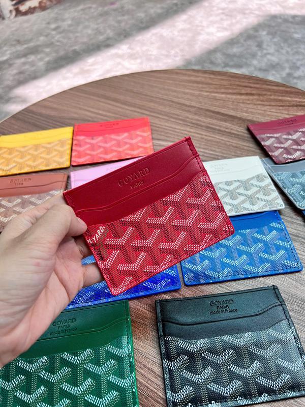 Vibrant Luxury G/Y Card Holder Premium Leather Compact Wallet with Spacious Slots for Credit ID and Business Cards Perfect for Men’s Fashion