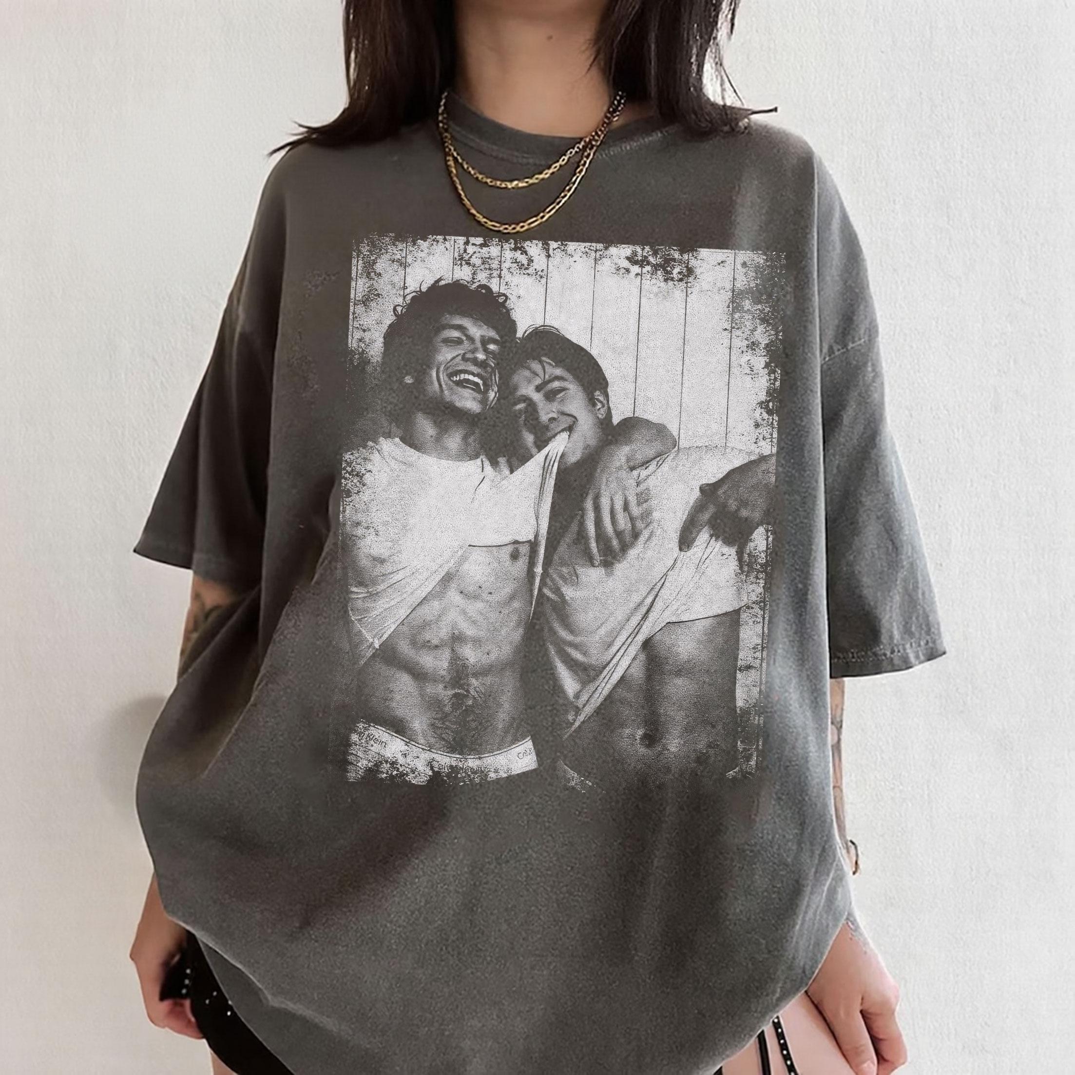 Vintage Style Hudson Williams Connor Storrie Graphic Tee, Rozanov Hollander Inspired T-Shirt, Sweatshirt, Heated BookTok Hockey Shirt Gift, Gift For Woman and Man Unisex Shirt